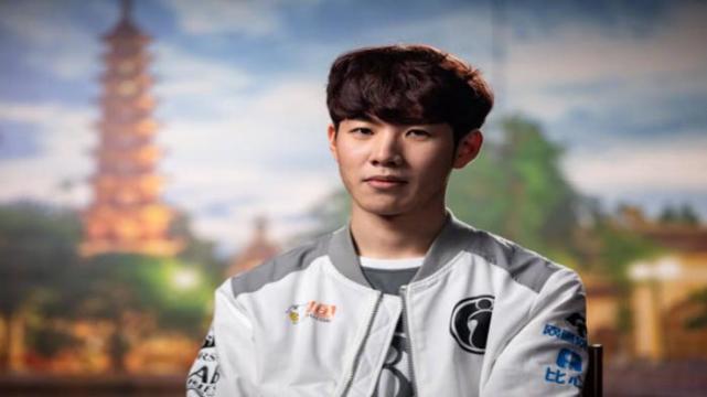 迈向新高峰 迈向新高峰